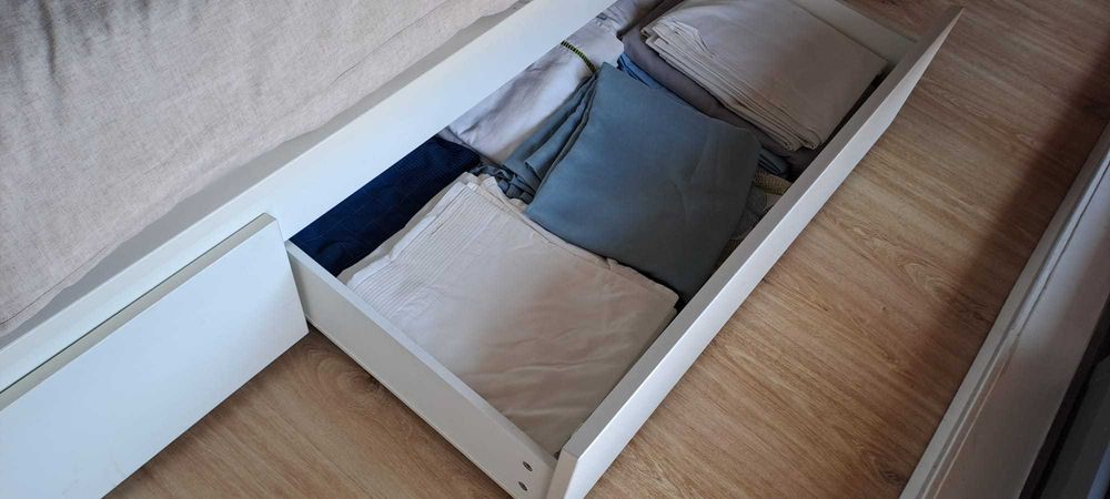 Cama de casal Malm