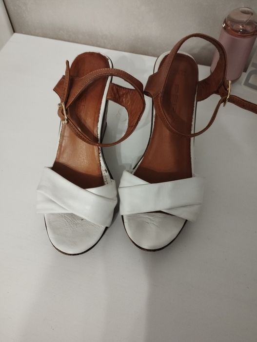 Босоножки женские кожаные