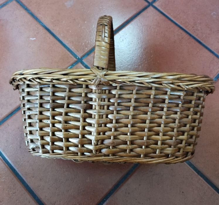 Varnished Wicker Basket64751809418242121