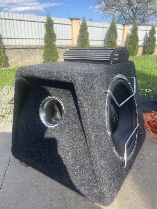 Продам сабвуфер JBL GTO1260BR