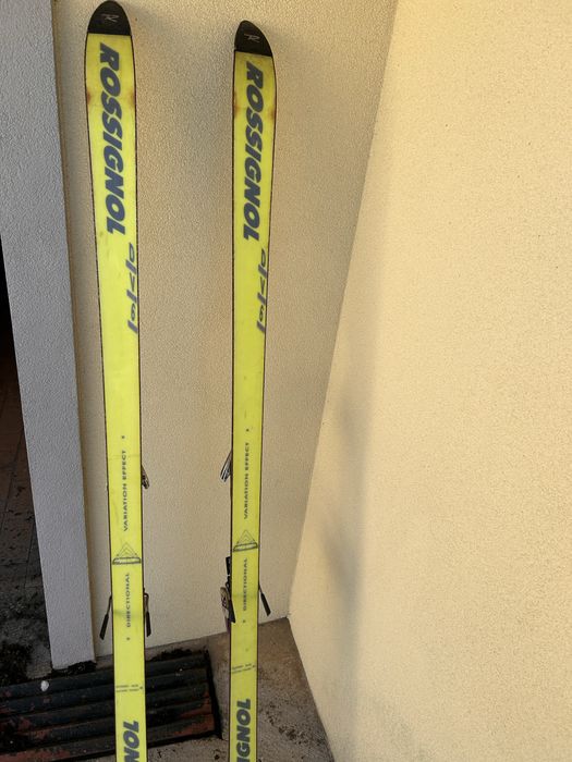 Skis Rossignol DV6 de competição