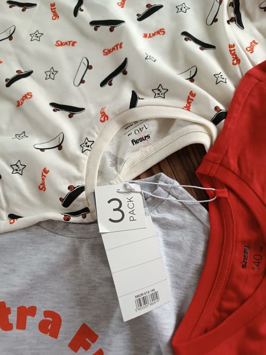 3 nowe koszulki Sinsay 140