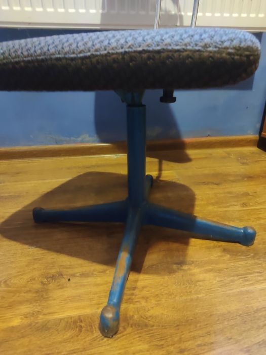 Fotel fryzjerski PRL regulowany góra dół