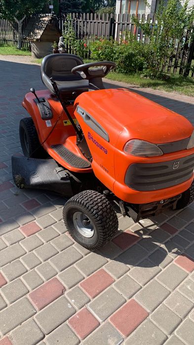 газонокосарка- трактор Husqvarna LT151