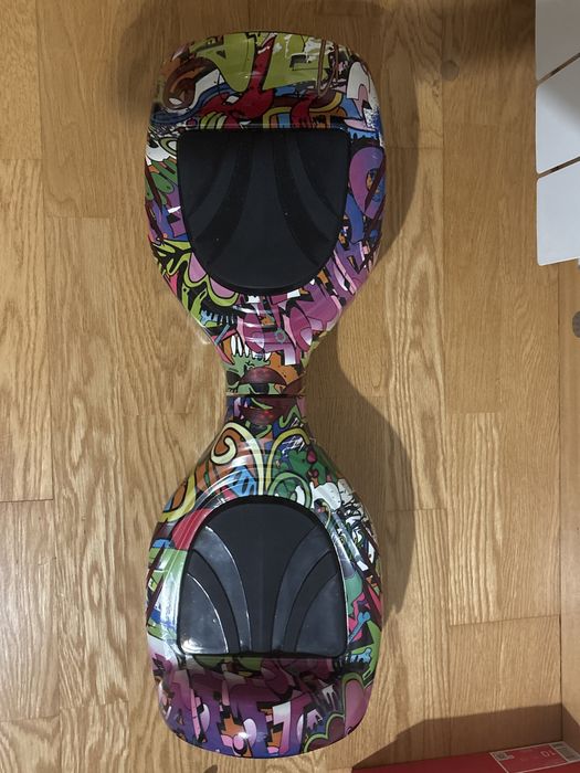 Urbanglide hoverboard, lightly used.64172219802114122