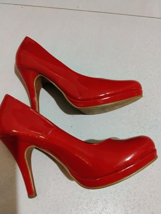 Czułenka szpilki Firmy Tamaris r.36