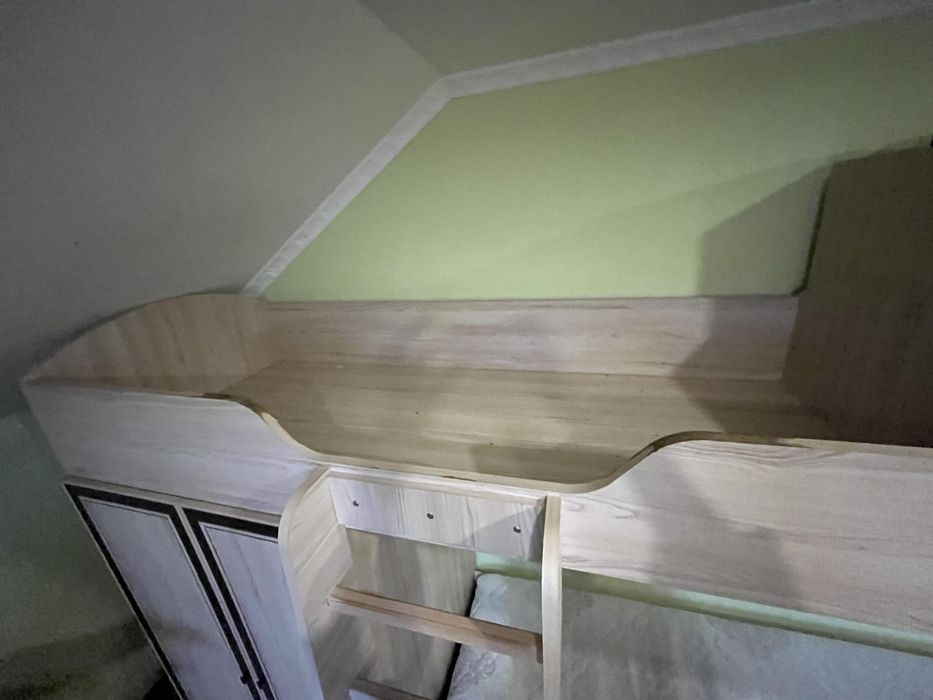 Продам двохярусне дитяче ліжко.
