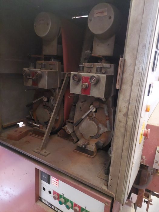 Maquina de polir de cintas