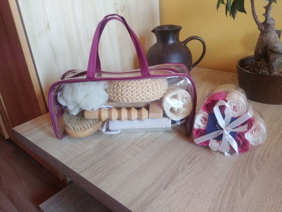 Zestaw do kąpieli z kosmetyczką