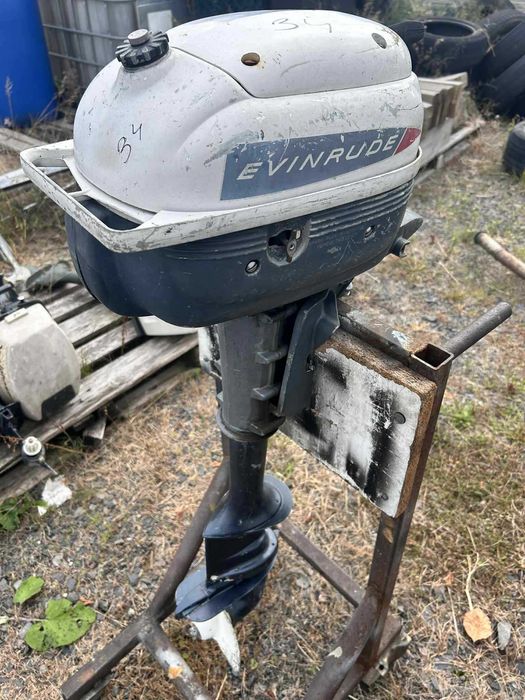 Evinrude 3KM spodzina bez śruby, rumpel