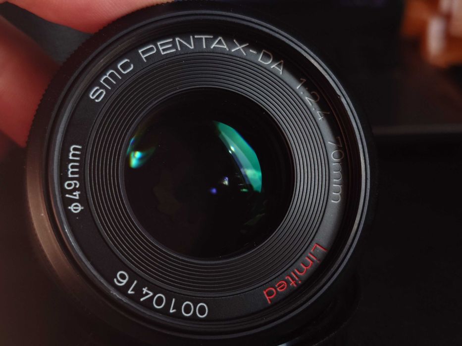 Pentax-DA 70mm F2.4 Limited / MH-RD 49mm