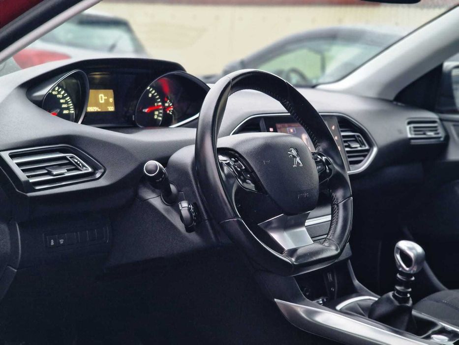 PEUGEOT 308 ALLURE/GT LINE 1.6HDI 120CV "LOOK GTI"