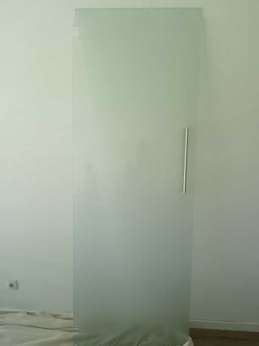 Porta de vidro com acessórios