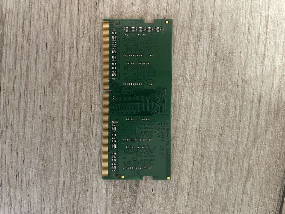 Продам оперативну память DDR4 2400 4G
