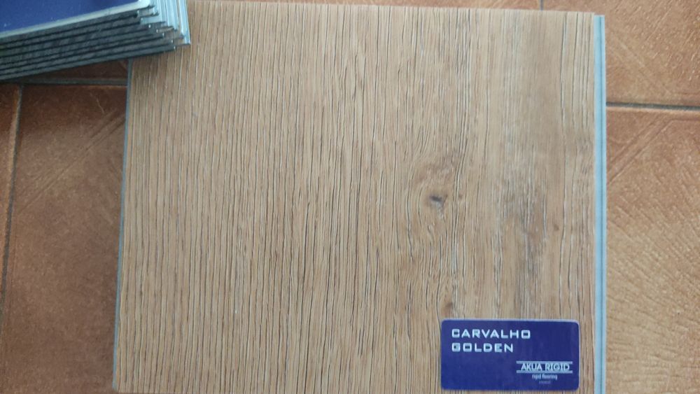 Pavimento Flutuante Vinílico (SPC)
