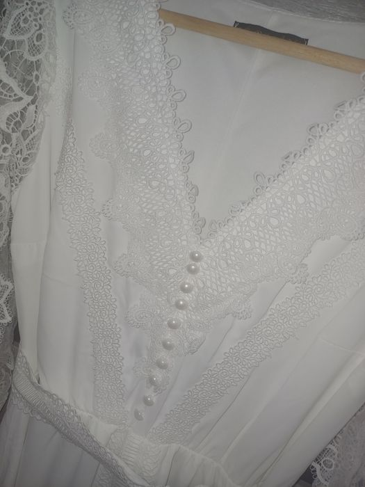 Сукня біла довга святкова