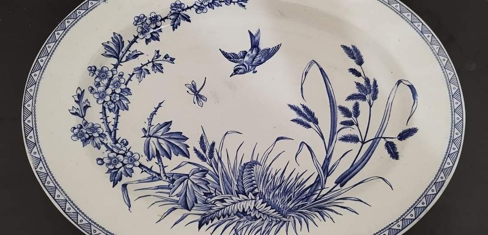 Antiga e grande travessa vitoriana séc XIx