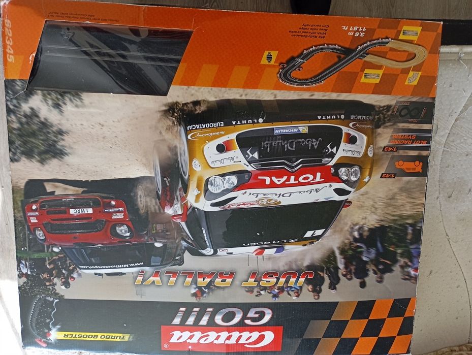 Pista carrinhos elétricos CARRERA