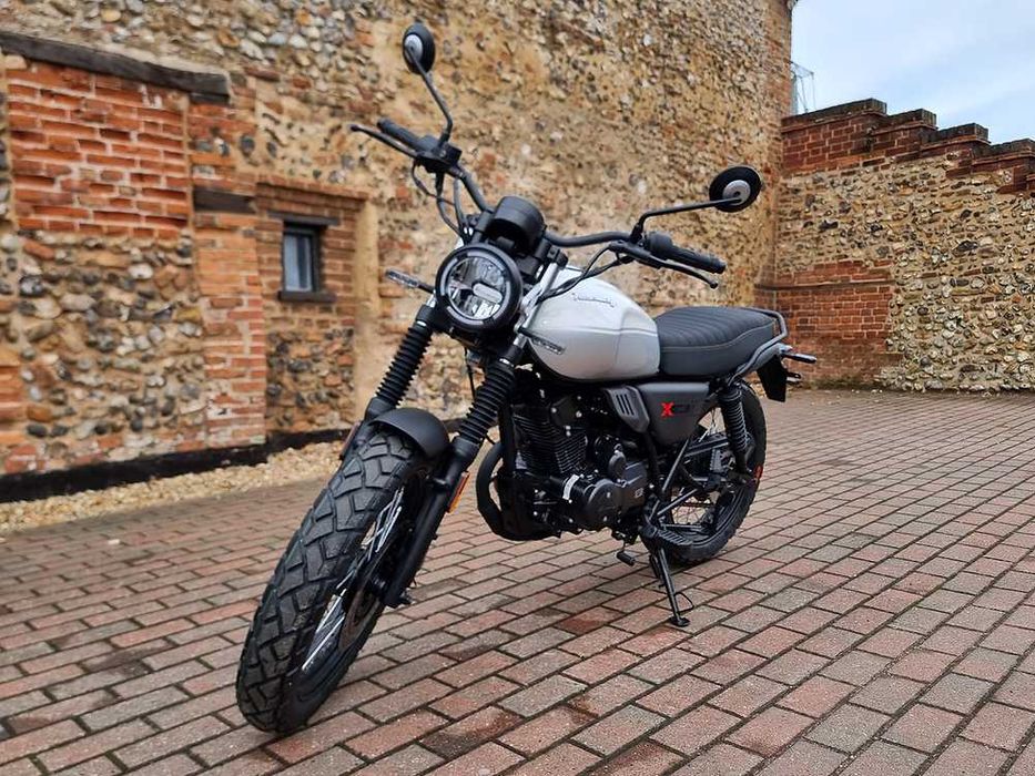 Mota Nova 125 - (apenas 1.280 km)