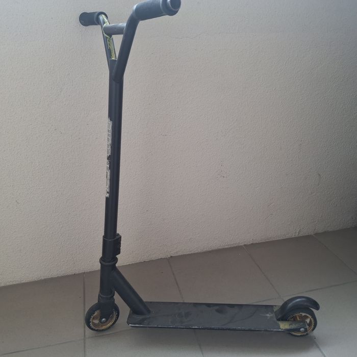 Трюковий самокат