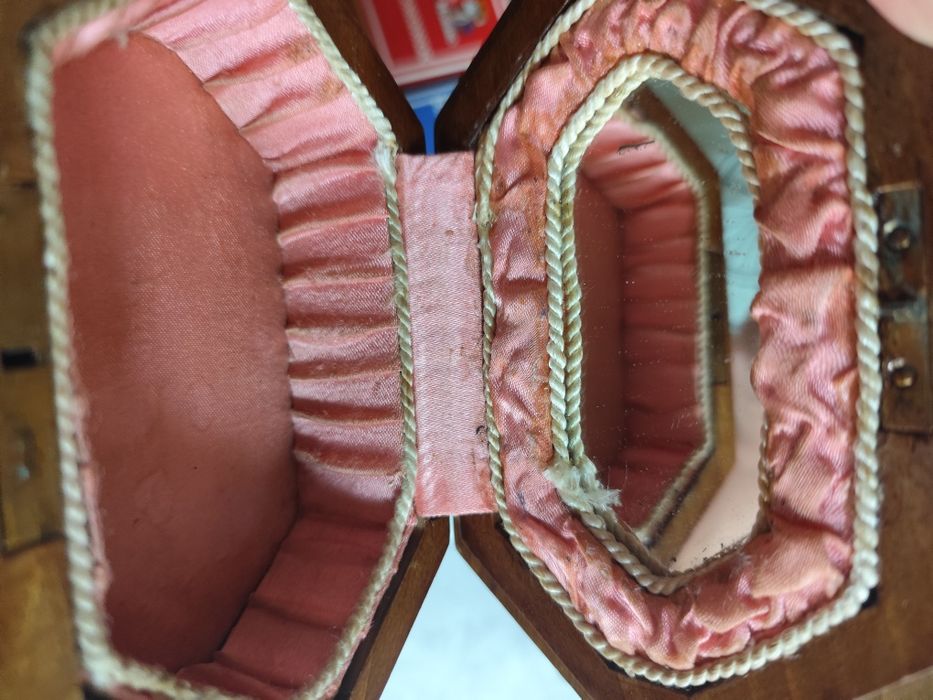 Caixas em madeira com aplique prata