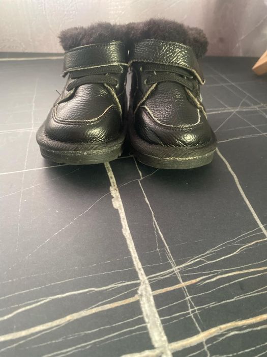 Зимові чобітки чорного кольору, розмір 16,устілка 13 см.