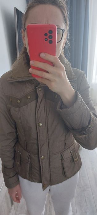 Віддам безкоштовно курточку розмір с-м