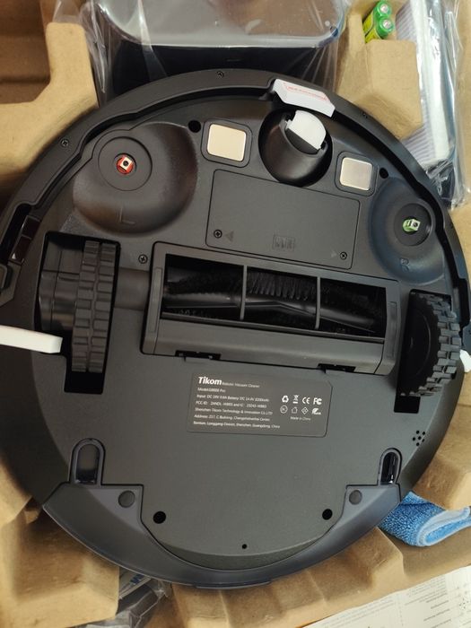 Tikom G8000 Pro odkurzacz robot bezprzewodowy mopujacy.