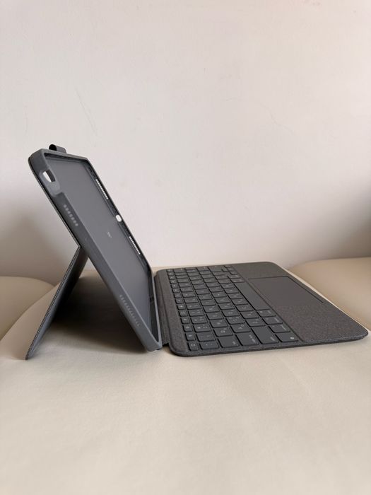 Чолох-клавітура logitech na iPad українська/російська