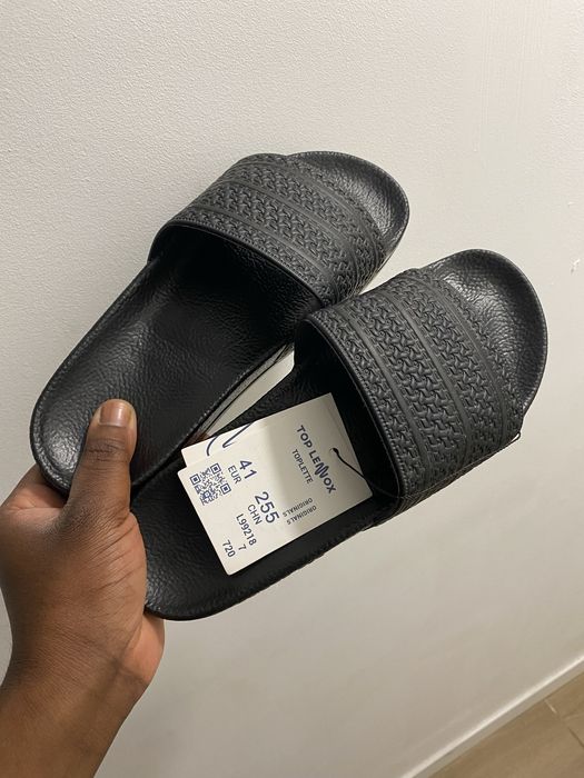 Chinela adidas, nunca usada