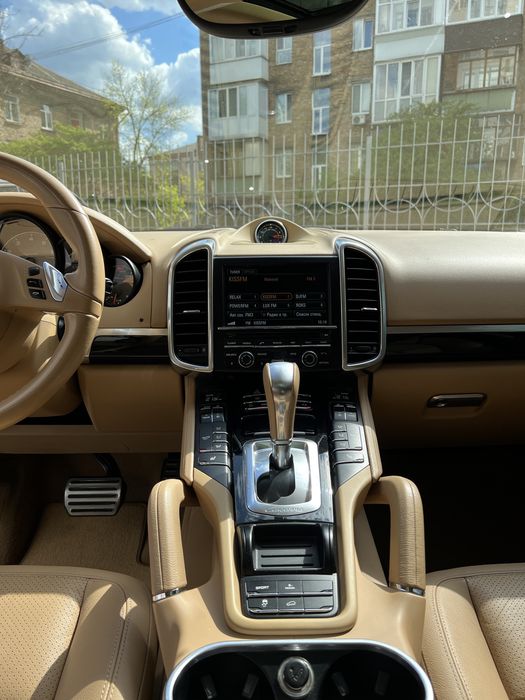 Продам машину Porsche Cayenne S Hybrid