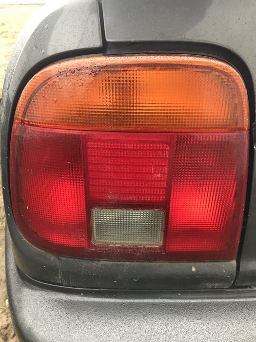 Продам стопи на Suzuki Baleno 1998
