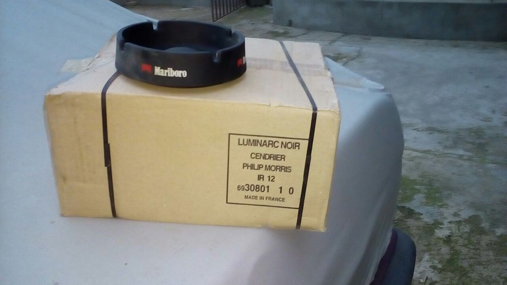 Cinzeiros de porcelana