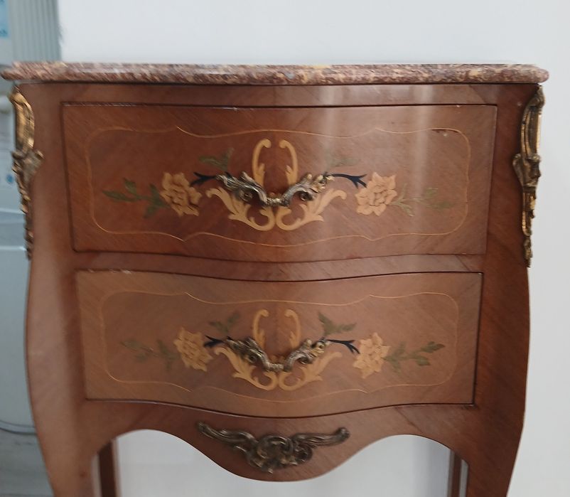 2 Mesinhas de cabeçeira Estilo Louis XV
