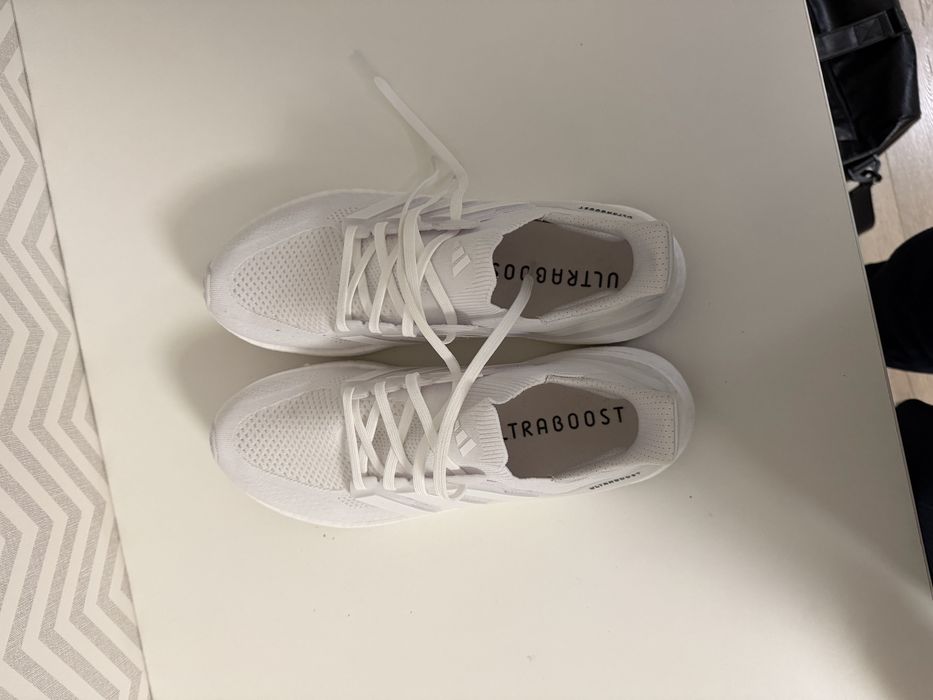Кросівки Adidas бігові