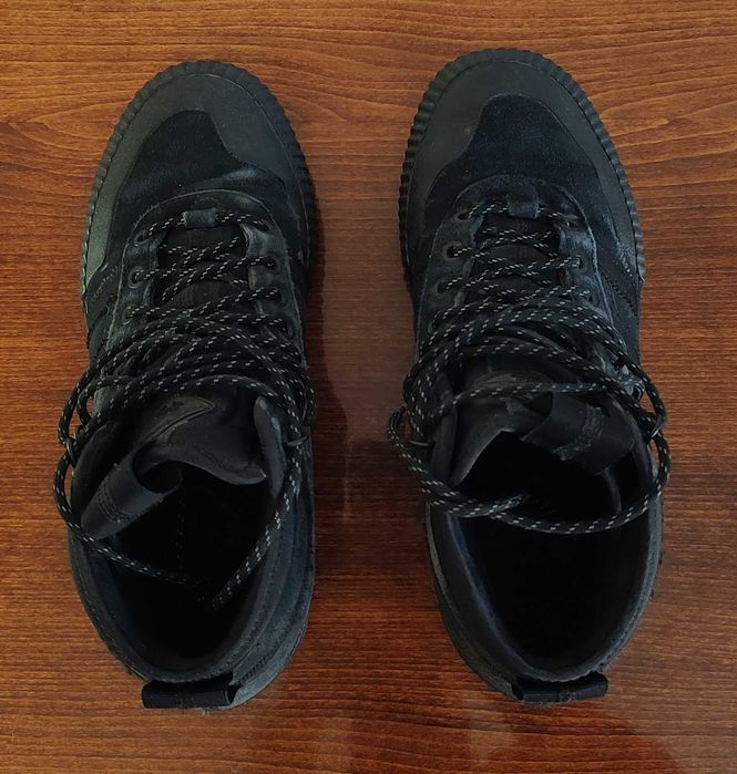 Високі кросівки Adidas AKANDO ATR