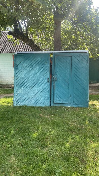 Гаражні ворота деревяні