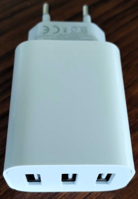 Carregador USB Triplo Novo