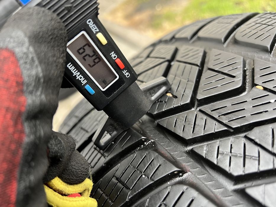 Шини резина зима 235 60 R18 Pirelli 2018р протектор 6.2мм