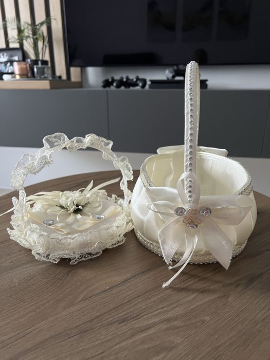 Весільна атрибутика набір кошик для цукерок підставка для обручок