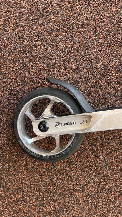 Трюковий самокат.