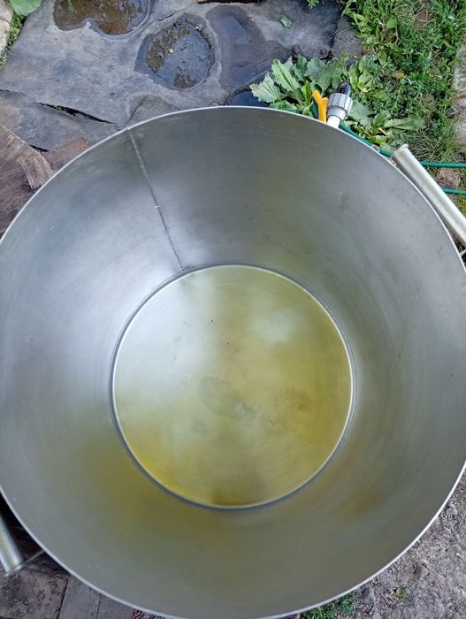 Продам кастрюлю (нерж.сталi)