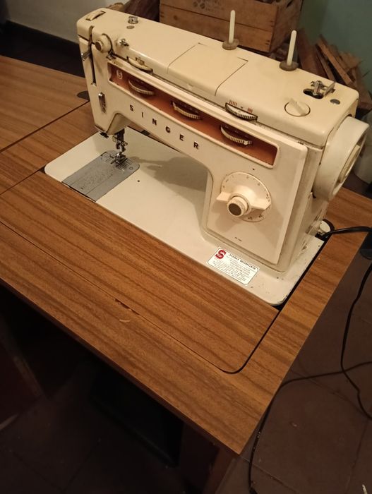 Máquina de costura Singer