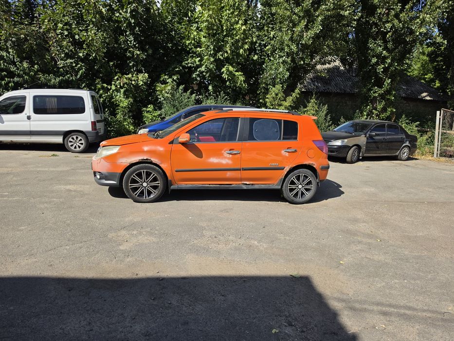 Geely MK Cross 2012