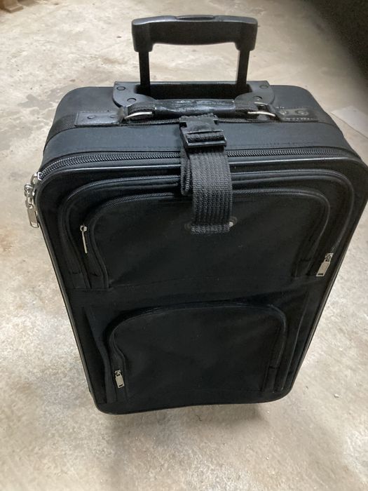 Mala de viagem em bom estado  de cabine com rodas puxador