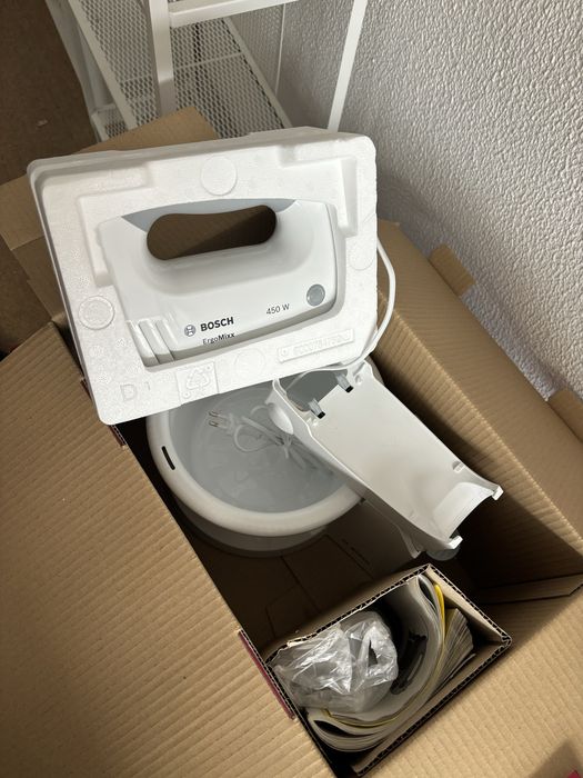 Batedeira Bosch ErgoMixx 450W com taça