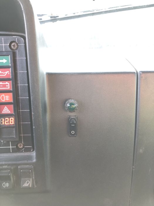 Продам евакуатор-маніпулятор TATA