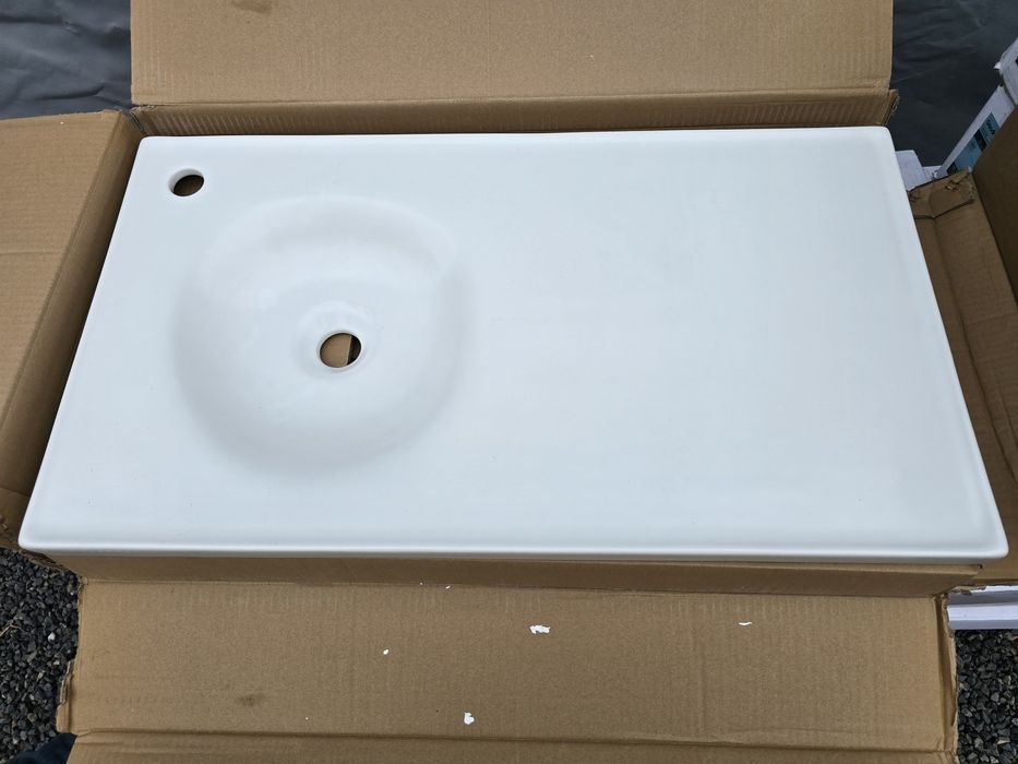 Umywalka nablatowa 45,4x81x9,3cm kentia