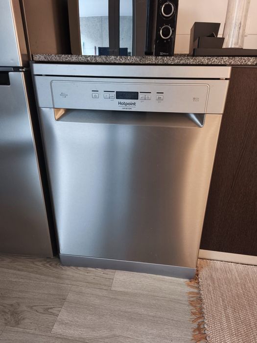 Máquina de lavar a Loiça Hotpoint