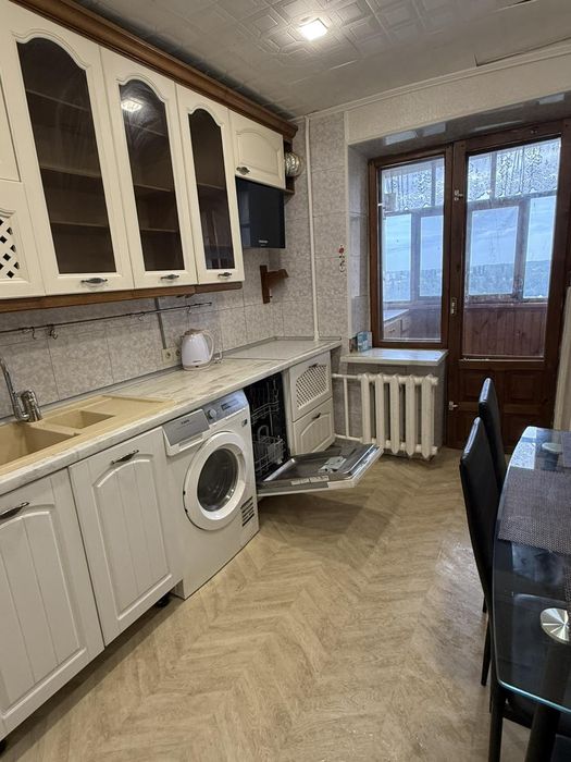 Продаж 4х кімнатної квартири